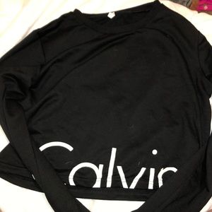 Long-sleeved crop top